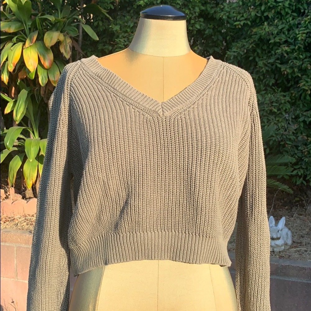 Green crop top knitted sweater